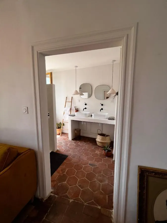 Comprégnac Les Roches B&B