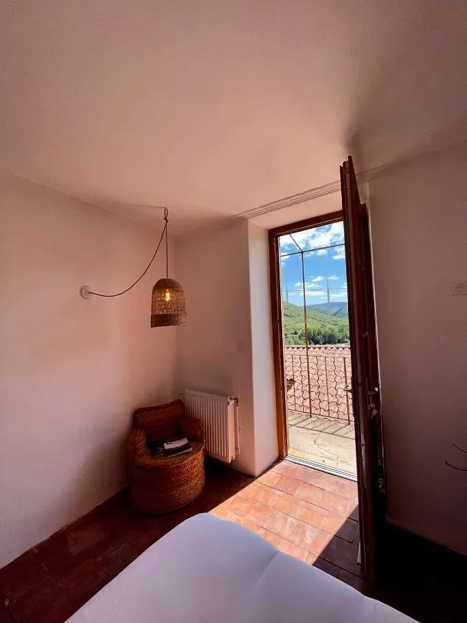 Comprégnac Les Roches B&B 프랑스