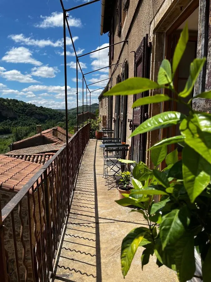 Comprégnac Les Roches B&B