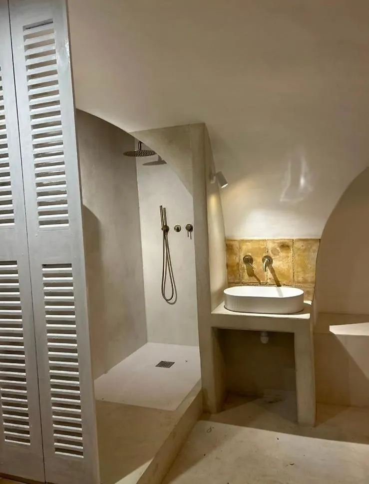 Comprégnac Les Roches B&B